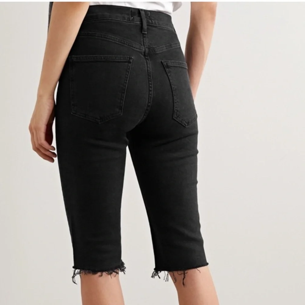 AGOLDE Denim Carrie Long Bermuda Short in Stunner 28 Dark Black Wash